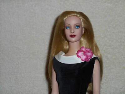 Уникальная перекрашенная модная кукла Tonner 16 дюймов Tyler в наряде Manhattan Nights - Изображение 1 из 4