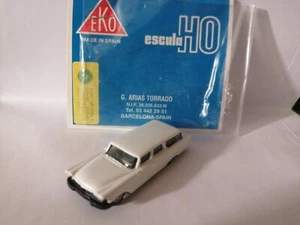 EKO 2043 Plymouth Suburban WHITE Scale H0 - Picture 1 of 1