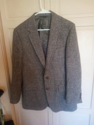 Houndstooth Harris Tweed: Grey Size 42 Davidsons Scotland - Image 1 of 4