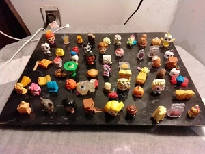 Großes Konvolut Shopkins Shoppies Puppenständer Minis mehrere Serien Elch Spielzeug 62 - Bild 1 von 6