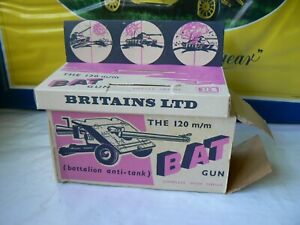 VINTAGE BRITAINS 9720 120mm B.A.T. GUN BOX & INNER PLYNTH ONLY IN NICE CONDITION