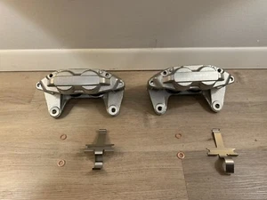 Fits 2006-2007 Subaru Impreza WRX Front L & R Brake 4 Piston Caliper SET - Afbeelding 1 van 9