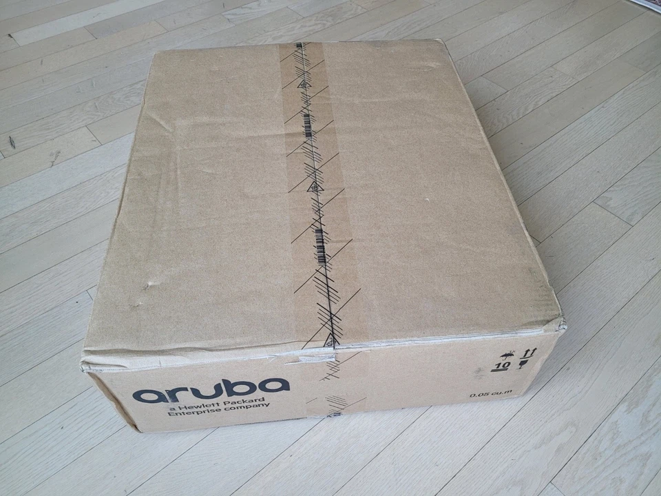 Aruba Instant On 1930 24G 4SFP/SFP+ Network Switch (JL682A) - Image 1 of 1