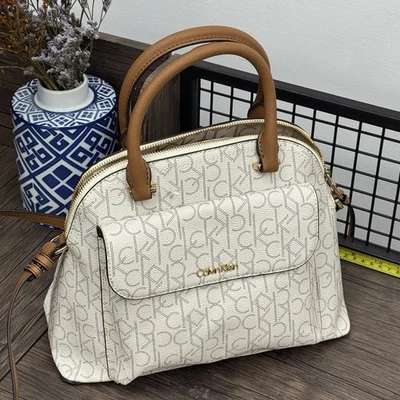 Nova Bolsa de Mão Calvin Klein Bolsa Transversal de Ombro Logotipo Assinatura Lona - Imagem 1 de 4