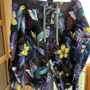 Old Navy Mens XL Hawaiian Floral Palm Parrot Board Shorts Swim Trunks 10.5" - Picture 1 of 3