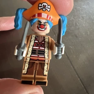 Lego One Piece BUGGY Minifigure From Buggy's Clown Circus Rare Authentic Lego - Picture 1 of 8