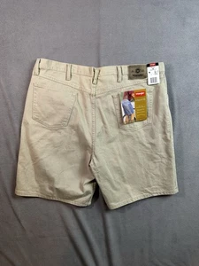 NWT Wrangler Men's Relaxed Fit Denim Shorts Size 42 Beige - Picture 1 of 4