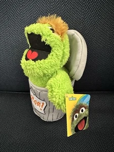 New Kohl's Cares Sesame Street Oscar the Grouch 10" Plush Collectible, Exclusive - Picture 1 of 4