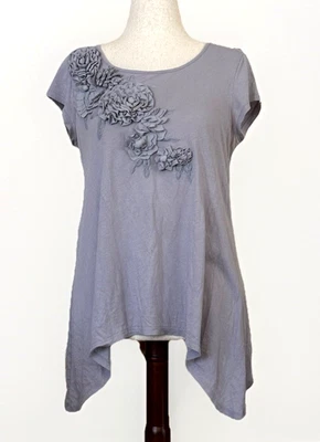 Garnet Hill Women’s Short Sleeve Embellished Flowers Fairycore Top Medium - Image 1 of 4