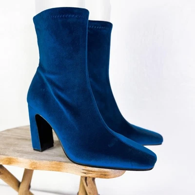 Steve Madden Whimsigoth Goth Velvet Vinka Square Toe Ankle Boots Blue Size 6 NEW - Image 1 of 4
