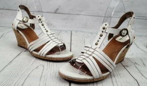 Clarks Riemchensandalette Keilabsatz Größe 8,5 Medium weiß Korkabsatz Knöchelriemen offene Zehenpartie - Bild 1 von 12