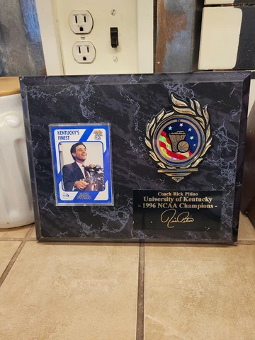 1996 RICK PATINO KENTUCKY NCAA CHAMPIONS PLAQUE Cover
