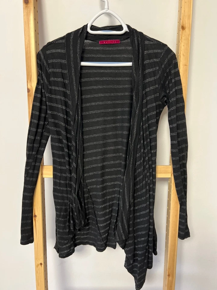 Cárdigan a Rayas Marca Terciopelo Metálico Plateado/Negro (S) Foto 1 de 3