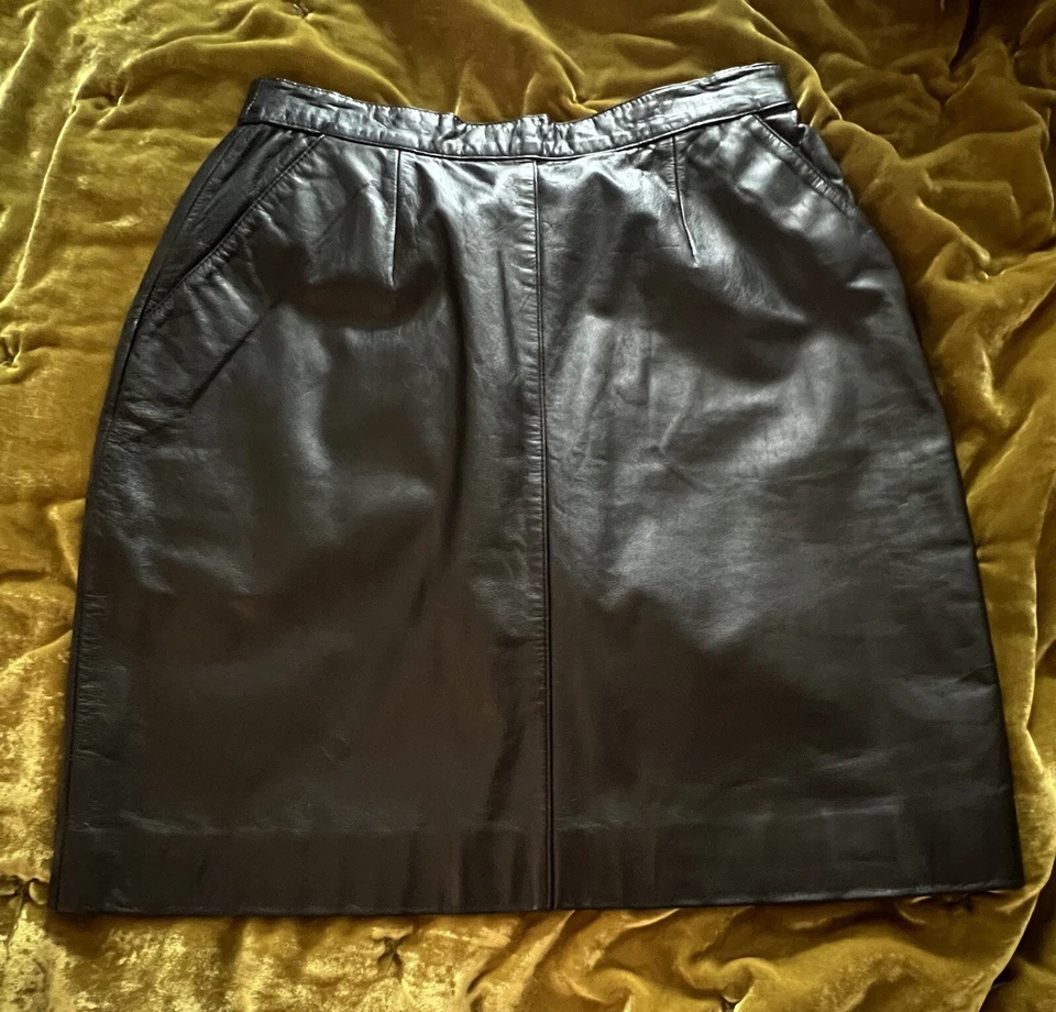 Minifalda lápiz de cuero genuino gótica grunge de motociclista Adler de colección para mujer 7/8 negra Foto 1 de 4