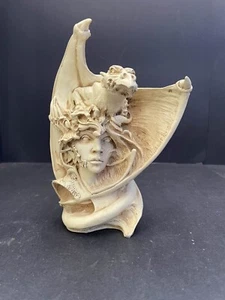 T. Raine Frau mit Drachen Skulptur - Bild 1 von 4