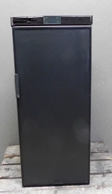 Casa rodante Isotherm Freeline Slim90 doble voltaje 12-24 V DC refrigerador 3,2 pies cúbicos Foto 1 de 4