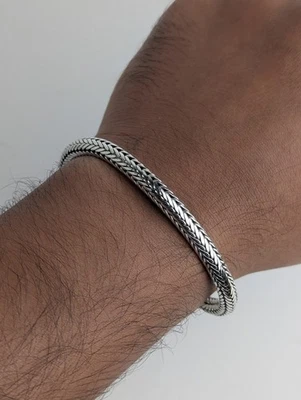 925 Sterling Silver Round Snake Bracelet 6mm Thick, 21cm Length With Box Clasp - Image 1 of 4