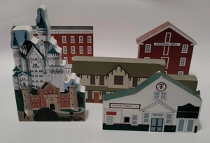 5 Stück The Cats Meow Village 1991-2000 Eisenbahndepot Schloss Neuschwantien  - Bild 1 von 16