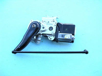 11 12 13 14 15 16 17 INFINITI QX56 QX80 REAR HATCH TAIL GATE LIFT MOTOR USED OEM - Image 1 of 4