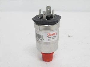 243841 New-No Box; Danfoss 060G3807 Pressure Sensor AKS-3000; 0-200psia 4-20mA - Picture 1 of 6