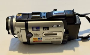 Videocamera Handycam Sony DCR-TRV30 Mini DV con batteria, caricatore, testata manuale - Foto 1 di 12