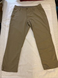 Under Armour 38x30 Khaki Match Play Light Weight Golf Mens Dress Pants - Picture 1 of 11