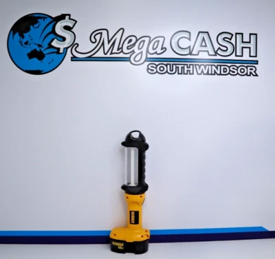 Dewalt 18V DC527 Fluorescent Area Work Light 18V WITH BATTERY - image 1 of 4