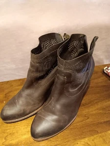 UGG Damen Größe 11 High Heel Stiefelette Leder mit Spitze Top - Bild 1 von 7