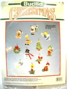 Holiday Cheer Schmuck Stickerei Ornamente Kit machen 12 Ornamente Bucilla 82743 F3 - Bild 1 von 3
