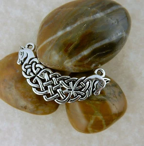 Nudo celta plateado caballo, pony colgante de Connemara fabricación de joyas, irlandés - Imagen 1 de 4