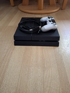 Sony PlayStation 4  mit neuen Controller plus 5 Spiele  - Bild 1 von 5