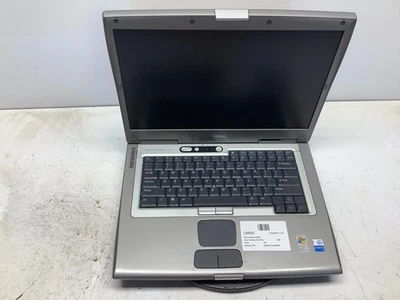 Dell Latitude D800 Intel Pentium M 2 GHz 1 GB SIN HDD Nvidia GeForce FX5200 Foto 1 de 4