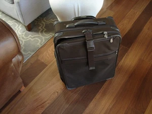 Briggs & Riley Baseline 22” Expandable Carry-On 2 Wheel Luggage Brown - Picture 1 of 11