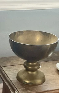 Rare Vintage Large Brass Footed Bowl, size 6 1/4 x 6 Diameter. - Picture 1 of 2