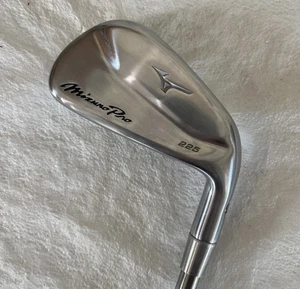 Mizuno Pro 225 7 Iron Demo Club- Recoil ESX 460 F3 Regular Flex Graphite Shaft - Picture 1 of 6