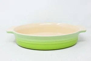 Le Creuset Green 11 x 8. Oval Baking Poterie Baking Dish Freezer-Oven NEW No Tag - Picture 1 of 6