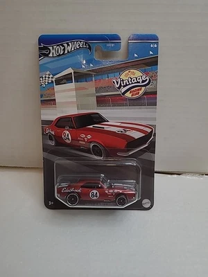 Hot Wheels CHASE Vintage Racing Club 67 Camaro con protector!  Foto 1 de 4