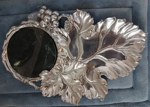 Nieman Marcus Metall Hors d'oeuvres Tablett mit runder Steineinlage - Bild 1 von 3