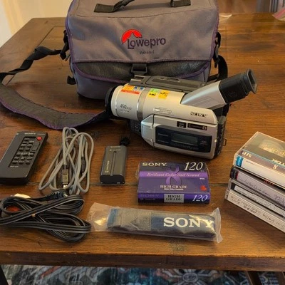 Sony DCR-TRV520 Digital8 Camcorder - Record Transfer Watch Hi8 8MM -TESTED WORKS - Image 1 of 4