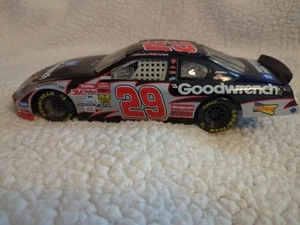 Revell Kevin Harvick #29 GM Goodwrench Service Monte Carlo Modello 1:18 - Foto 1 di 6