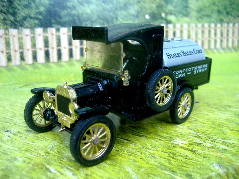1:43 Corgi  Ford  model T  tanker - Image 1 of 3