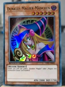 DUNKLES MAGIER-MÄDCHEN - STP1-DE002 Super Rare (Speed Duel) Near Mint  - Bild 1 von 3