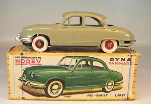 Norev 1/43 Plastik/Blech Dyna Panhard grüngrau in Box #5748 - Bild 1 von 1