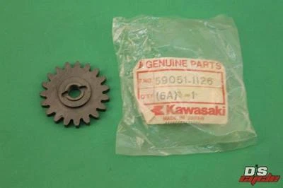 NOS KAWASAKI KX125 1985-1986 GOBERNADOR ENGRANAJE SPUR PT.NO 59051-1126 Foto 1 de 4