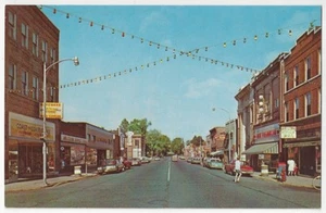 1960's Iron River, Michigan - Main Street, Old Autos, Signs - Vintage Postcard - Bild 1 von 2
