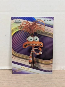 2025 Topps Cromo Disney Pixar Inside Out 2 #84 Ansiedad/75 Refractor Púrpura - Imagen 1 de 11