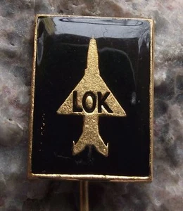 Distintivo spilla impianto riparazione Sukhoi Su-22 20 17 Fitter aereo Kbely aereo LOK - Foto 1 di 2