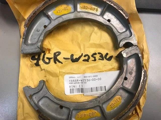 Juego de zapatas de freno Yamaha 4GR-W2536-00-00 1978-1981 TT500 1976-1977 YZ250 1977 YZ400  Foto 1 de 1