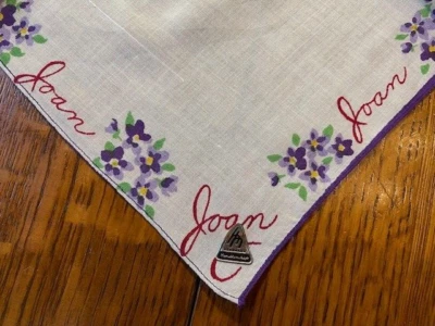 De colección Sin Usar Herrmann Hanky Joan & Violetas Borde Púrpura Etiqueta Original! NOS Sweet Foto 1 de 4