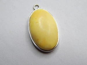 Old Vintage Sterling Silver 925 Medallion Pendant with natural Amber - Picture 1 of 8